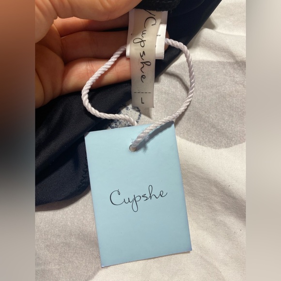 NWT Cupshe Halter Tie Plunge Floral Beachy One Piece Bathing Suit Size Large - Picture 10 of 10